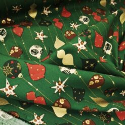 🎄 Svečani poplin - zelena čarolija sa zlatnim ukrasima