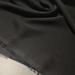 Crni žoržet - lagan, proziran materijal ljepog pada