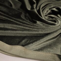 Maslinasto zeleni elastični pliš - mekan, sjajan i elastičan (250 g/m²) 1 kg / 19,90 €