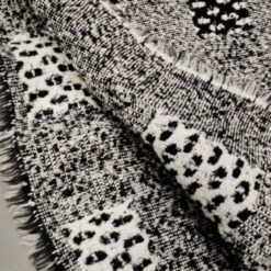 Zimska crno-siva vunena tkanina za kapute i jakne, elegantnog izgleda (širina 1,10 m)