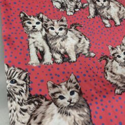 Podloga za mačiće - crvena s točkicama