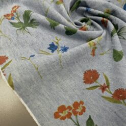 Svijetloplavi jeans - cvjetni uzorak