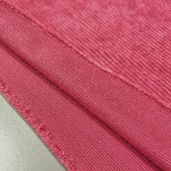 Pink rebrasti baršun